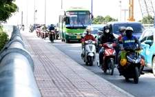 Cầu Tăng Long ở TP Thủ Đức bị sụt lún khi mới đưa vào sử dụng, khắc phục ra sao?