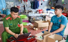 Chống buôn lậu, hàng giả 20-5: Khởi tố chủ cơ sở sản xuất và buôn bán mỹ phẩm giả