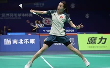 Nguyễn Thùy Linh thắng 'sốc' cựu số 1 thế giới, khiến đối thủ bực tức đập vợt