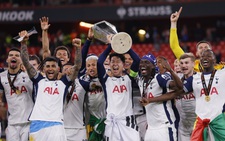 Fan Tottenham xót Son Heung Min bị thiếu huy chương Europa League