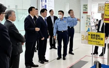 Japan to tighten rules for switching foreign driver's licenses