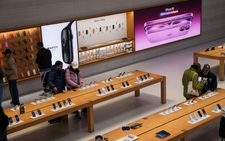 Trump threatens new tariffs on European Union and Apple, reigniting trade fears