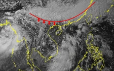 Dải mây dông đậm đặc từ Trung Quốc sắp vào Việt Nam, đêm nay miền Bắc mưa lớn