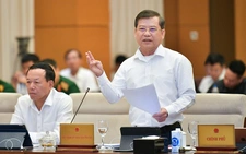 Giữ quyền chất vấn chánh án, viện trưởng của đại biểu HĐND trong Hiến pháp