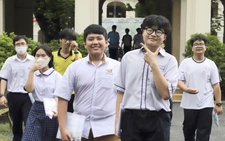Phổ điểm thi lớp 10 ở TP.HCM: Lo lắng môn văn, kết quả thở phào