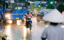 Thời tiết hôm nay 25-6: Áp thấp nhiệt đới ở Biển Đông, Nam Bộ chiều tối mưa to đến rất to