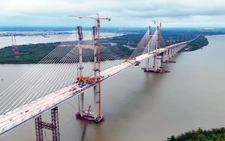 Hợp long cầu Bình Khánh cao tốc Bến Lức - Long Thành ngày 28-6