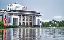 Trung tâm Bắc Giang ngập sâu sau mưa lớn