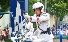 Mãn nhãn tổng duyệt biểu diễn màn tiêu diệt khủng bố, bảo vệ yếu nhân... giữa trung tâm TP.HCM