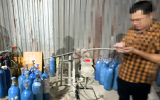 Bên trong kho hàng của đường dây mua bán bóng cười trăm tỉ vừa bị Công an TP.HCM triệt phá