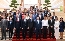 Thủ tướng đề nghị doanh nghiệp Mỹ đồng hành để Việt - Mỹ sớm đạt thỏa thuận cụ thể về thuế quan