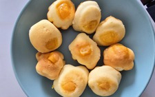 Bông lan trứng muối Vũng Tàu có gì mà khách mua nhiều dữ?