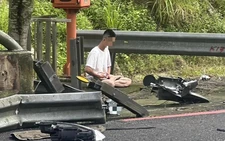 Tài xế ngồi thiền sau vụ tai nạn giao thông