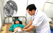 Bụng chướng căng, thiếu nữ 14 tuổi đi khám thì phát hiện khối u 9kg