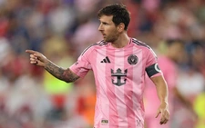 Messi lại lập cú đúp siêu đẳng giúp Inter Miami ngược dòng thắng đậm