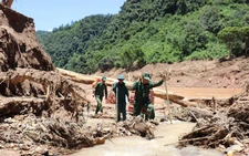Gian nan đường vào xã Nhôn Mai, nơi vẫn bị cô lập hoàn toàn sau lũ một tuần