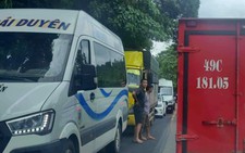 Traffic jams persist on Vietnam's Bao Loc Pass amid ongoing bridge construction