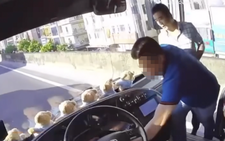 Công an vào cuộc vụ giật chìa khóa xe khách làm hàng chục người phơi nắng gần 1 tiếng