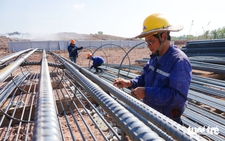 Workers skip New Year break to speed up APEC 2027 projects in Vietnam