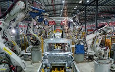 Vietnamese firms need industry leaders to break into global supply chains