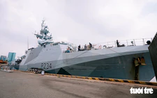 UK patrol ship HMS Spey, led by female commander, on week-long visit to Ho Chi Minh City