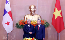 Top Vietnamese, Panamanian leaders hold talks in Hanoi