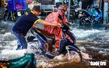 Agencies explain increasingly frequent heavy rain in Ho Chi Minh City