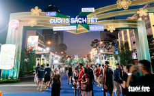 Music, color, books delight foreign visitors at Ho Chi Minh City’s Tet Book Street Festival