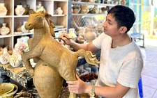 Vietnamese artisan works to revive 500-year-old Thanh Ha pottery tradition