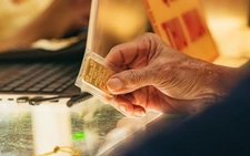 Vietnam SJC gold slides to $6,430, then rebounds as global prices swing