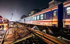 1 dead after train slams into tractor-trailer in Hanoi