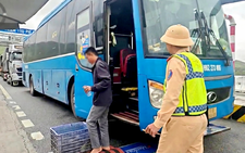Sleeper bus driver, owner fined over $2,000 for carrying excess passengers in south-central Vietnam