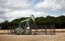 How much oil do G7 countries hold in emergency reserves?