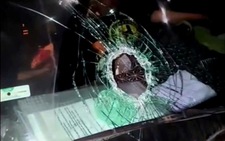 Rocks smash windshields of over 10 heavy vehicles on expressway in Vietnam’s Quang Tri