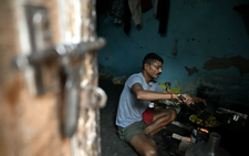 Domestic Indian migrants weigh return home in energy crunch