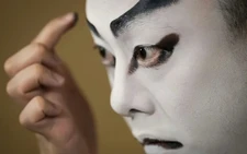 'Dancing in their hands': Japan wig masters set stage alive