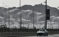 With ice cream and giant fans, hajj pilgrims battle searing heat