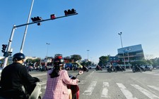 When traffic in Vietnam is navigated by courtesy