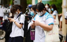 Experts warn of rising mental health risks as Vietnamese children become 'trapped' by screens