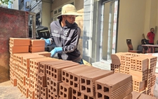 In Ho Chi Minh City, construction material prices surge, squeezing contractors, homebuilders
