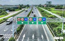 Drivers torn between safety and 'cut-in' fears as Vietnam cracks down on expressway tailgating