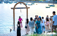 Vietnam’s Nha Trang offers budget-friendly snail feast, spectacular sunset views