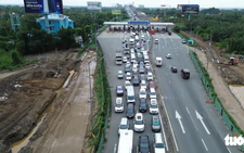 Early returners still trapped in heavy jams before Vietnam's National Day holiday ends