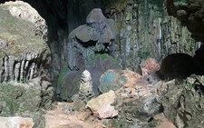 Thanh Hoa's authorities tighten safety measures at Bat Cave after rockfall