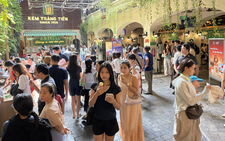 Crowds gravitate to Hanoi’s iconic Trang Tien Ice Cream flagship store before closure