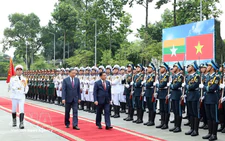 Top Vietnamese leader chairs welcome ceremony for President of Myanmar