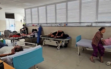 Bakery owner fined $4,920 over mass 'banh mi' poisoning that killed one in southern Vietnam