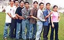 Ca sĩ Phương Anh hát ca khúc chính thức của  Para Games II