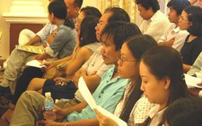 Nhà văn trẻ: 