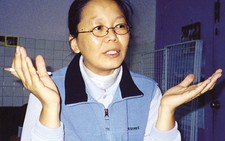 Bài 2: Thân phận nơi xứ người